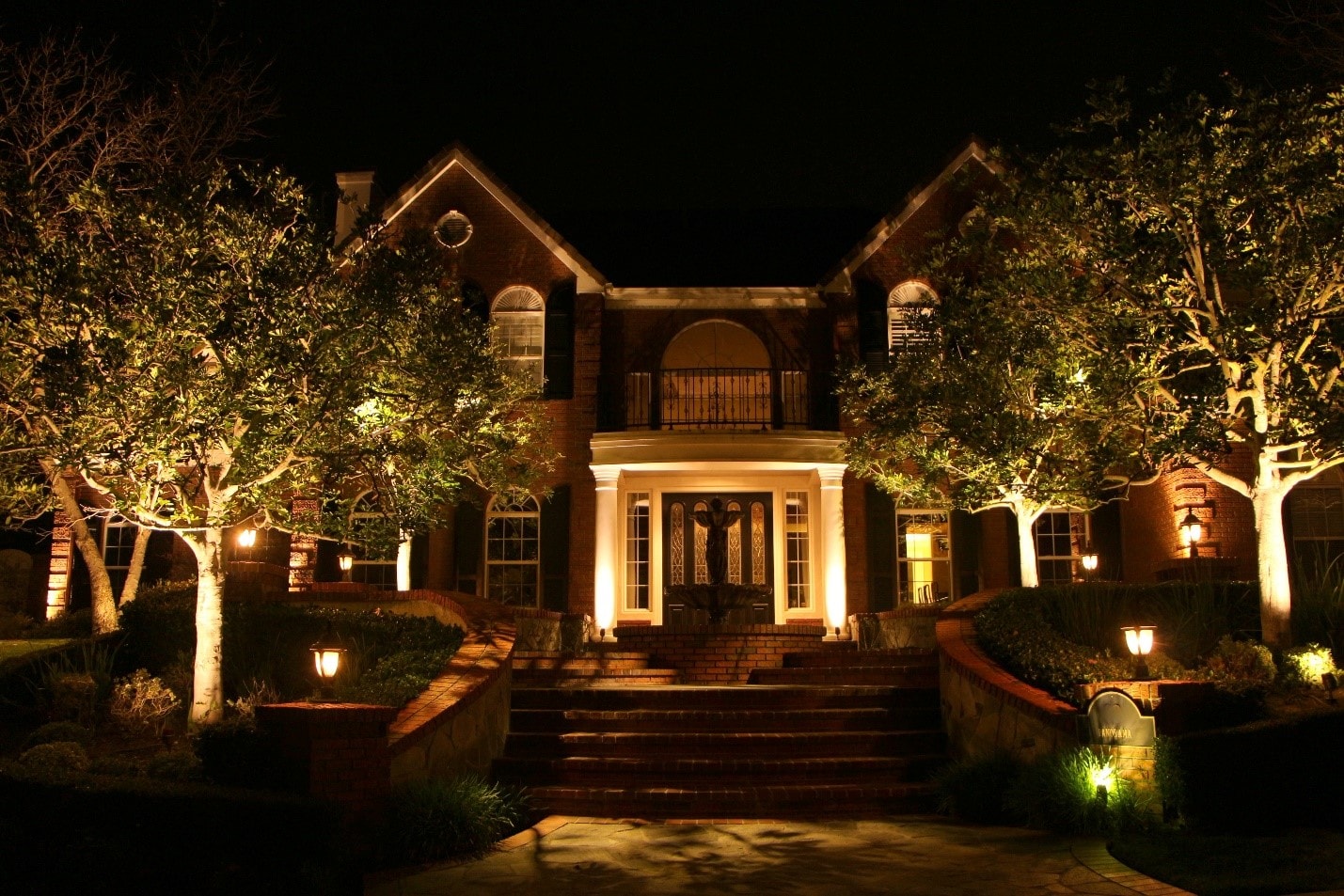 4 Ways Low Voltage LED Landscape Lighting Improves Your Home